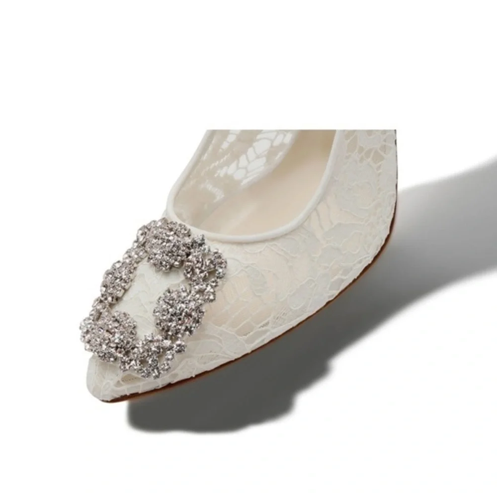 Manolo Blahnik Hangisilace Cream Lace Jewel‎ Buckle pumps size 35EU